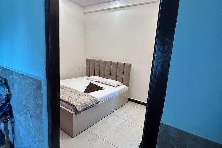 Room 21 of 31