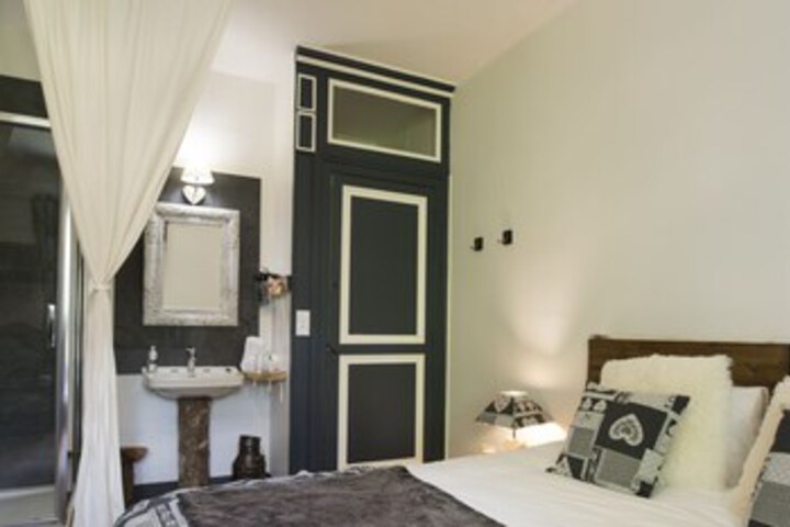Room 55 of 81