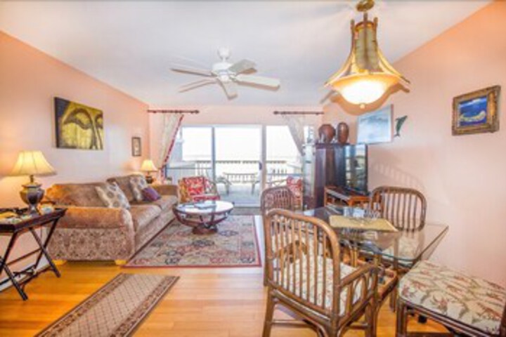 Room 12 of 25