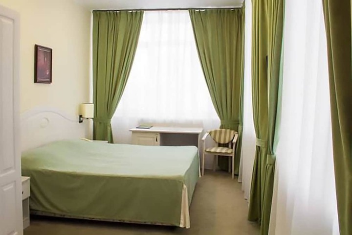 Room 6 of 34