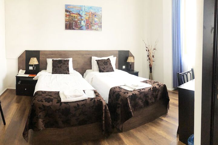 Room 37 of 66