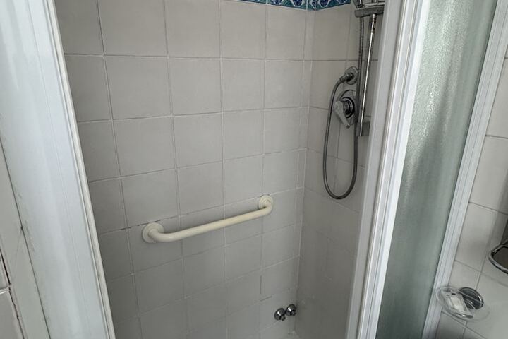 Room 7 of 17