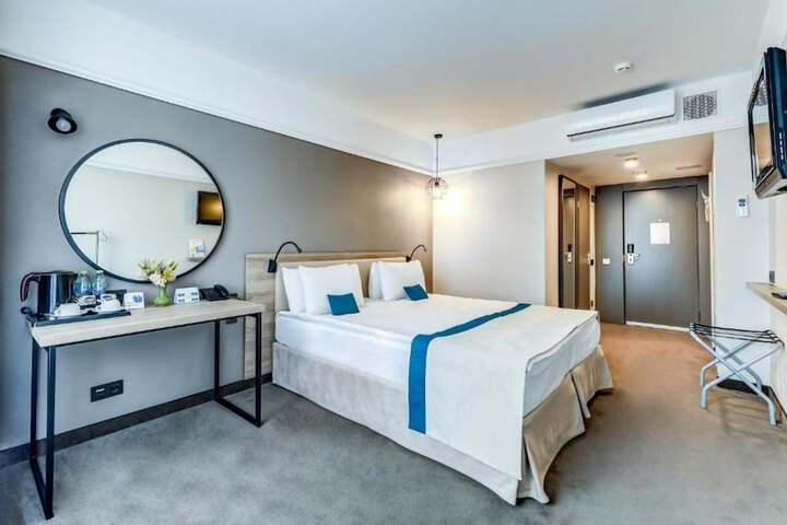 Room 22 of 89