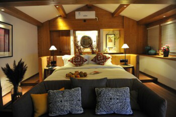 Room 72 of 111