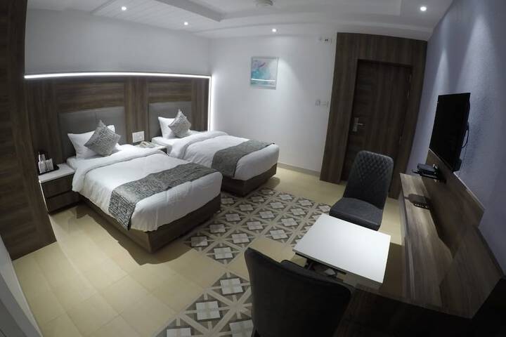 Room 3 of 24