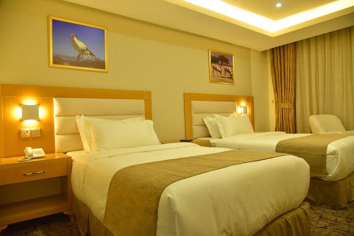 Room 12 of 33