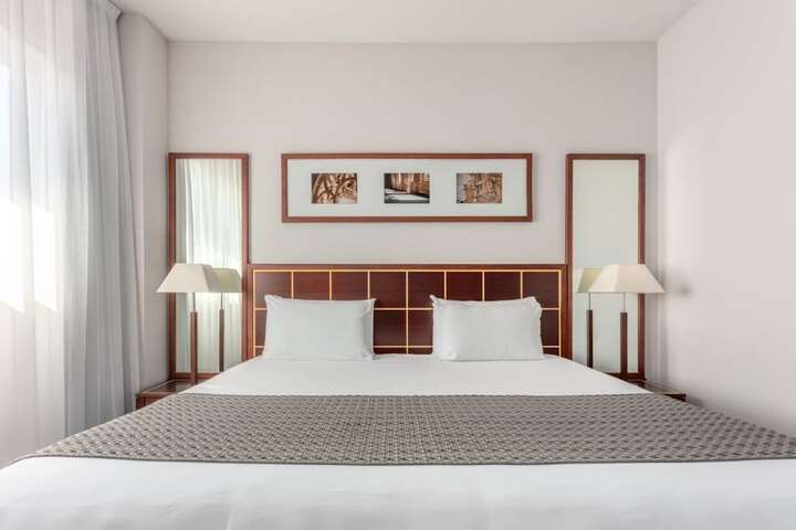 Room 8 of 48