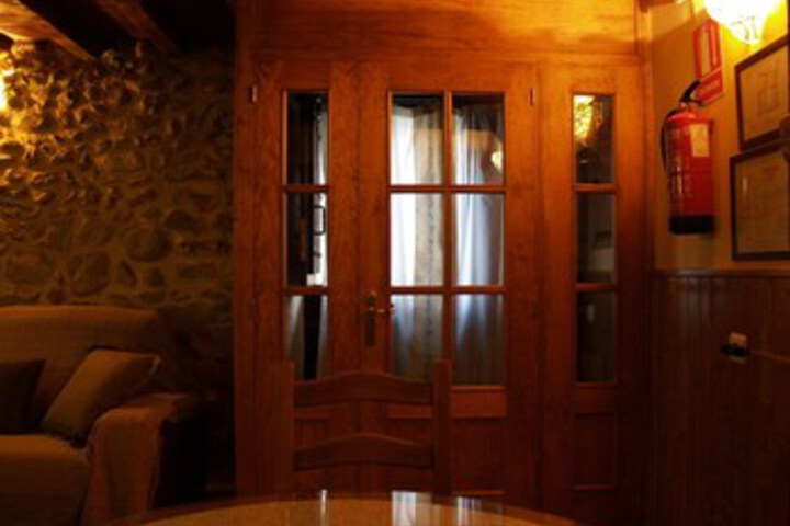 Room 9 of 27