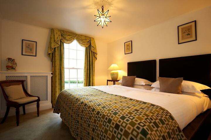 Room 15 of 62
