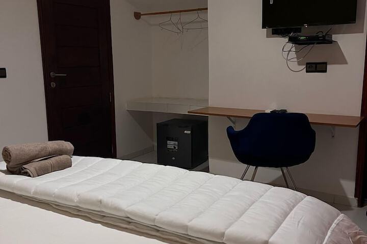 Room 5 of 20