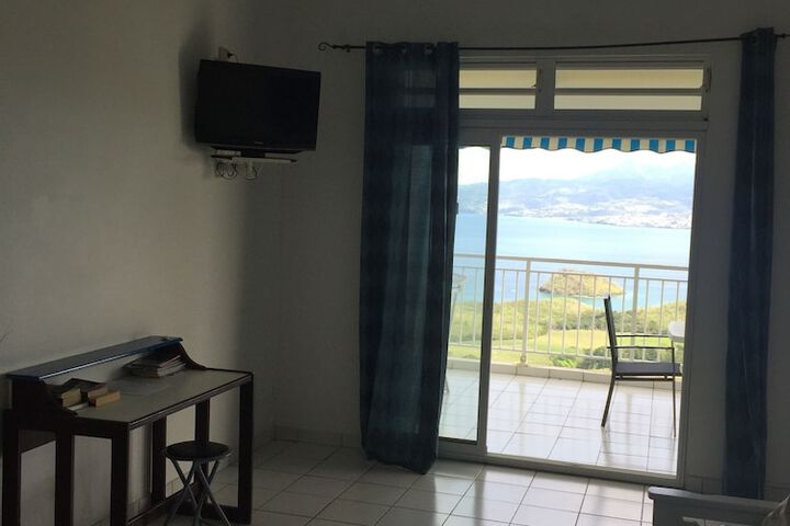 Room 8 of 75