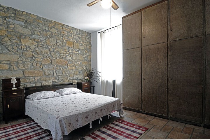 Room 5 of 26