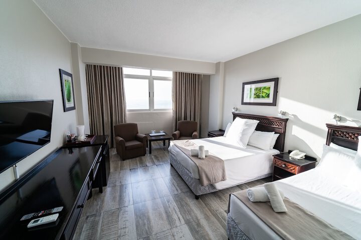 Room 25 of 47