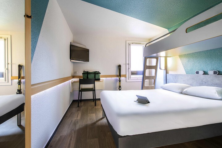 Room 3 of 23