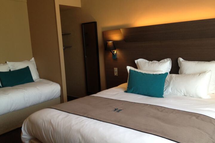 Room 6 of 32
