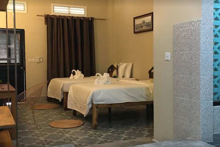 Room 13 of 25