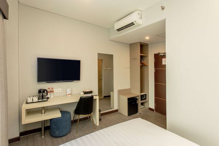 Room 27 of 62