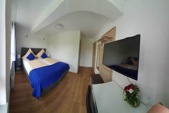 Room 7 of 29