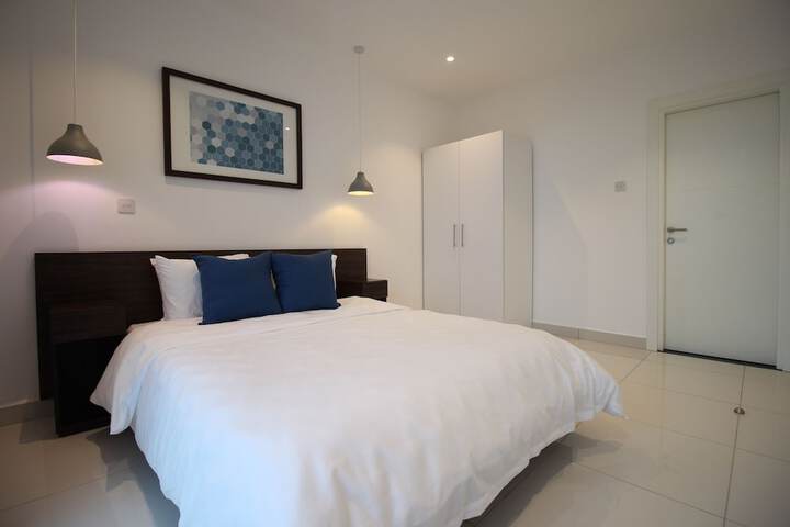 Room 2 of 9