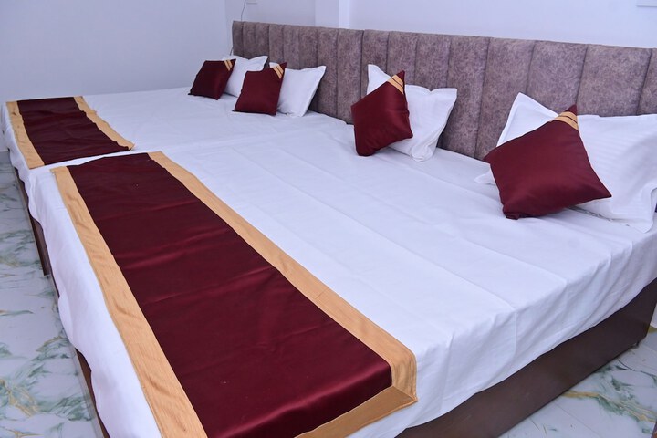 Room 9 of 27