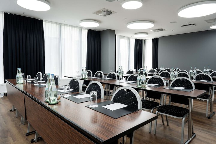 Meeting 70 of 77