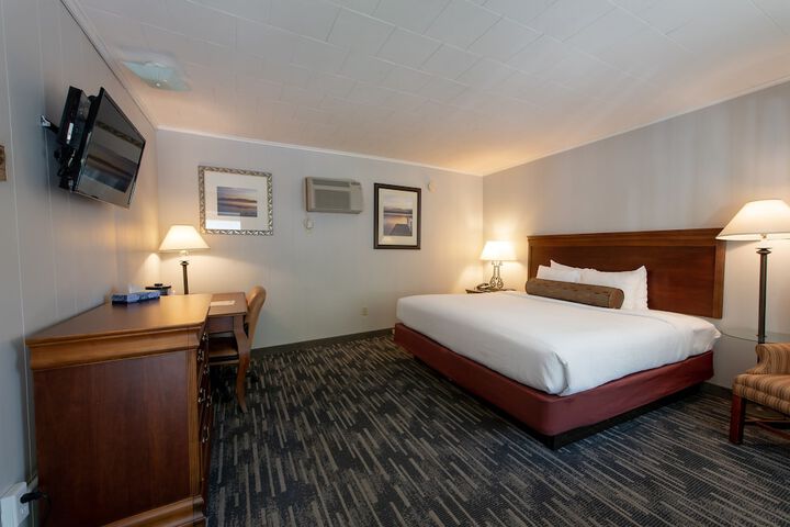Room 33 of 549