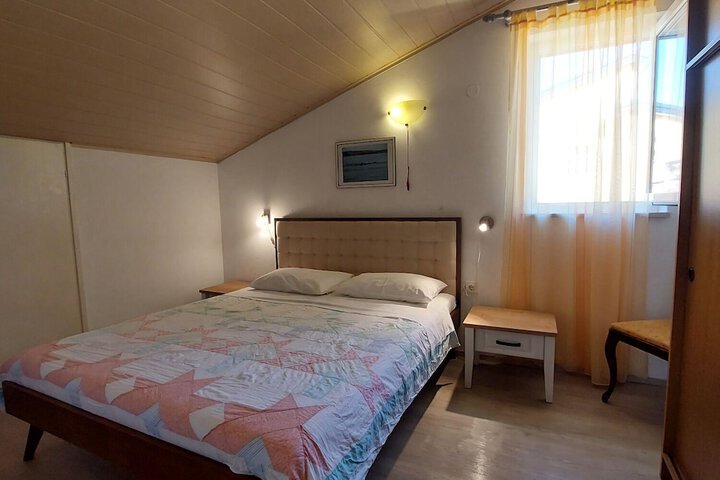 Room 2 of 42