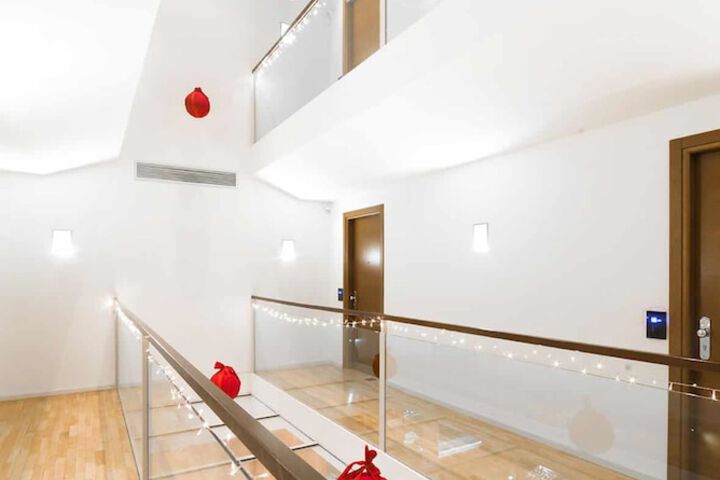 Ballroom/Hall 55 of 64
