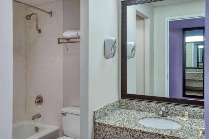 Double Bed Accessible (4 of 9)