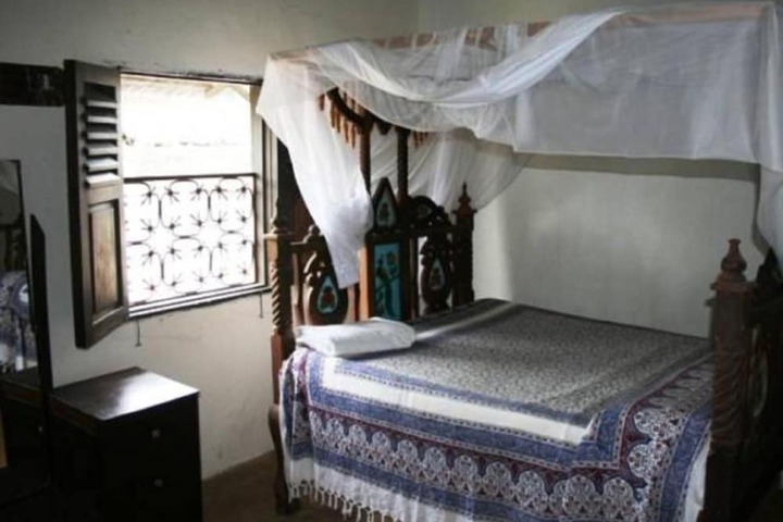 Room 2 of 21