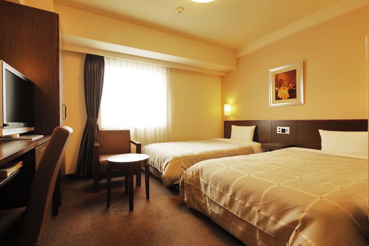 Room 4 of 19
