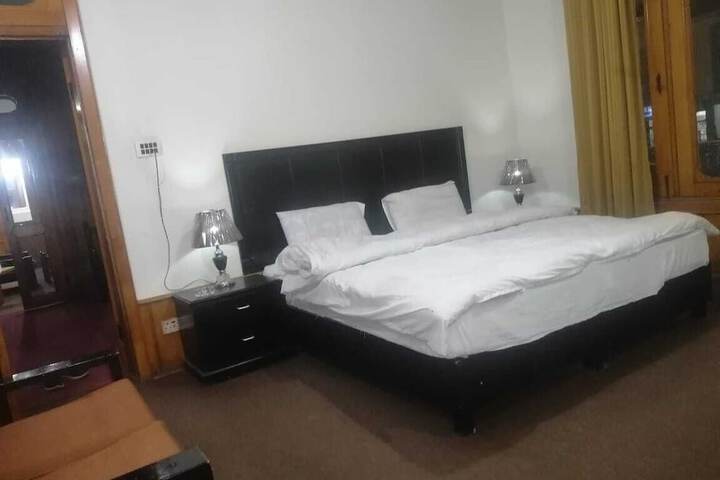 Room 18 of 29