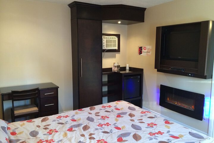 Room 7 of 83