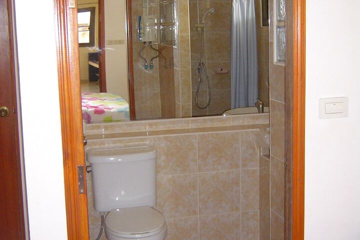 Room 25 of 68
