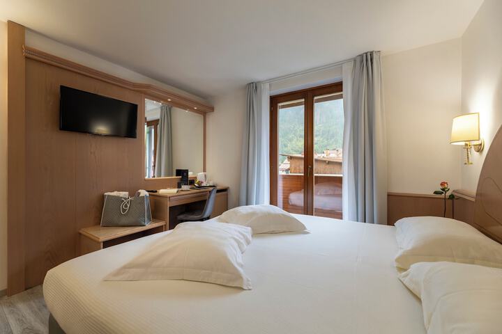 Room 45 of 180