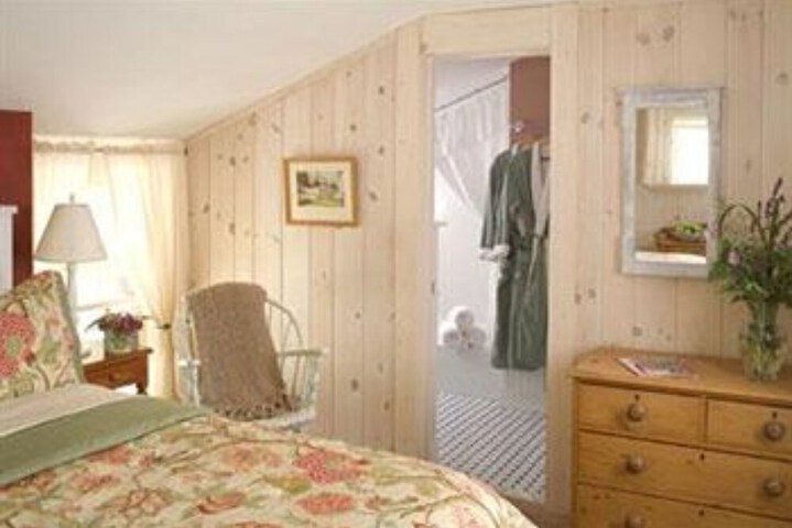 Room 106 of 148