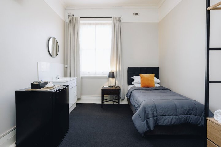 Room 11 of 42