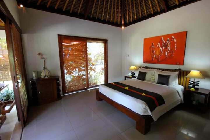 Room 8 of 74