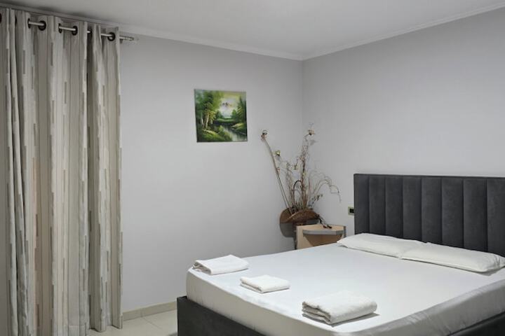 Room 8 of 17
