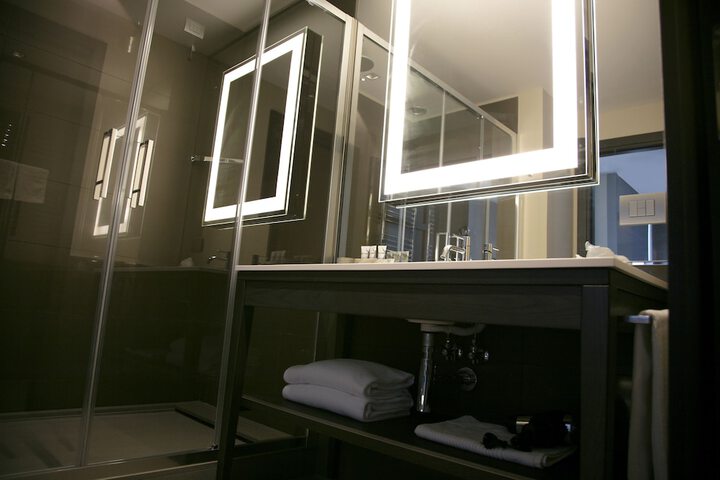 Room 49 of 105