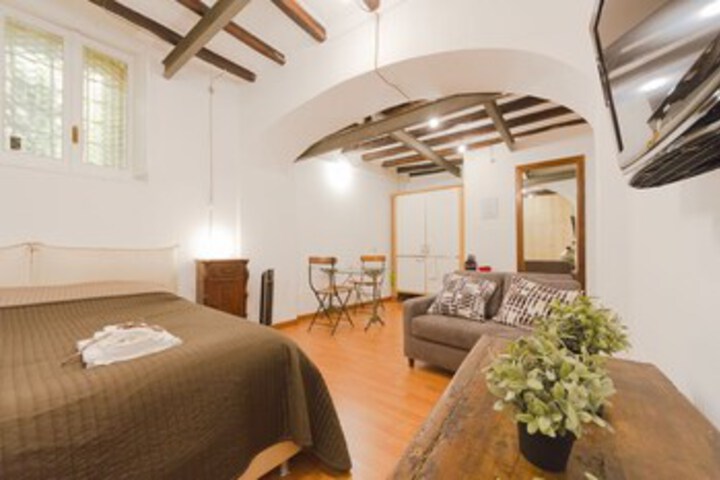 Room 3 of 9