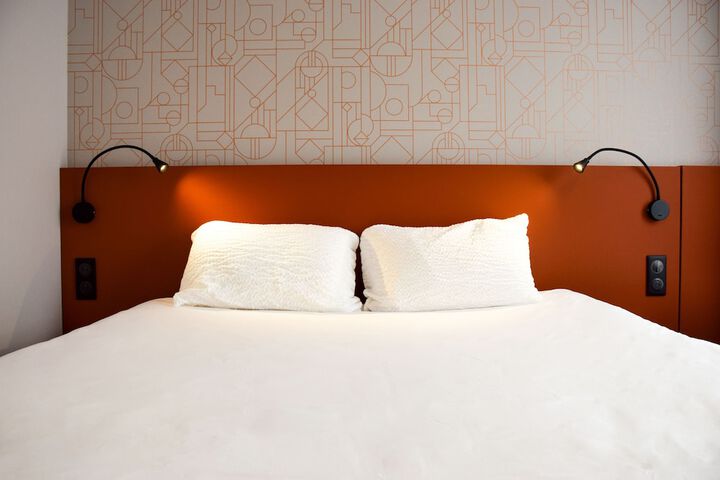 Room 15 of 99