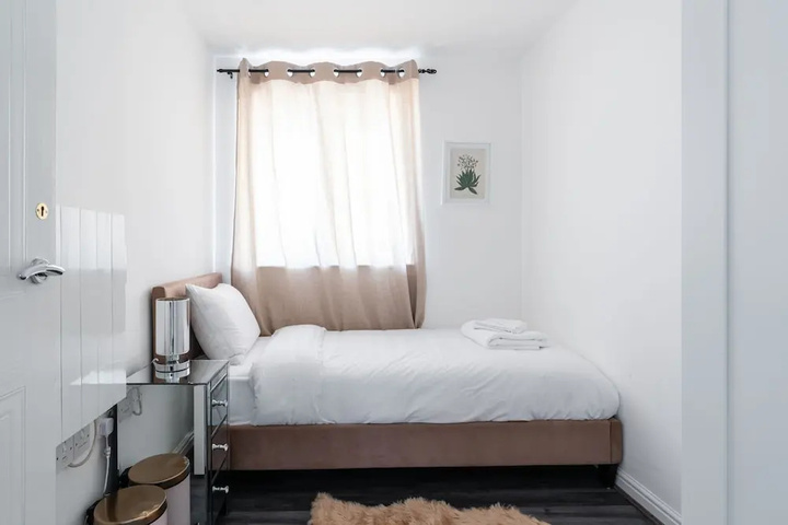 Room 7 of 14