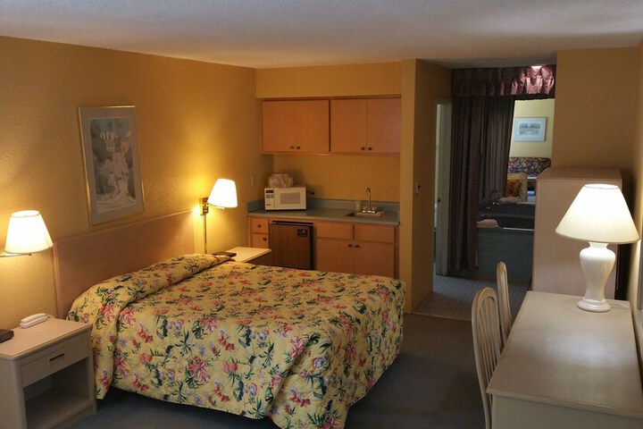 Room 16 of 46