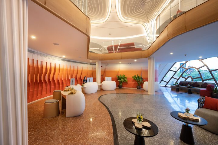 Entrance & Lobby