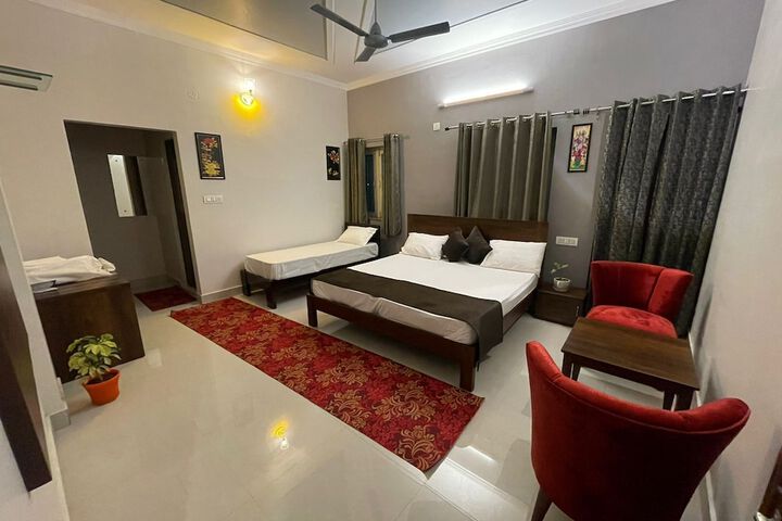 Room 2 of 17
