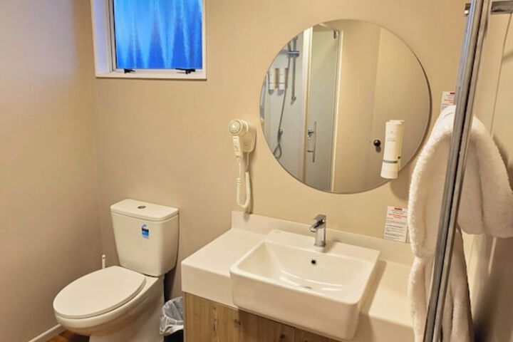 Room 125 of 175