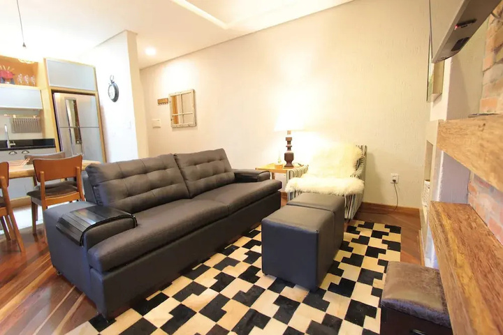 Room 5 of 13
