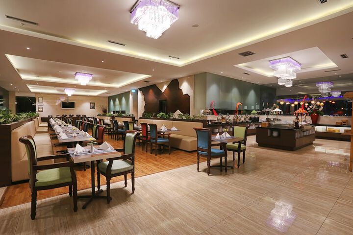 Dining 170 of 235