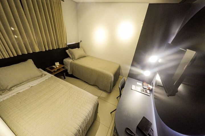 Room 22 of 33